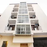 Oyo Kartik House Near Delhi Airport