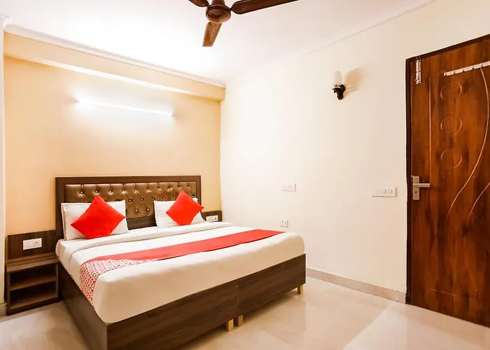 Oyo Kartik House Near Delhi Airport