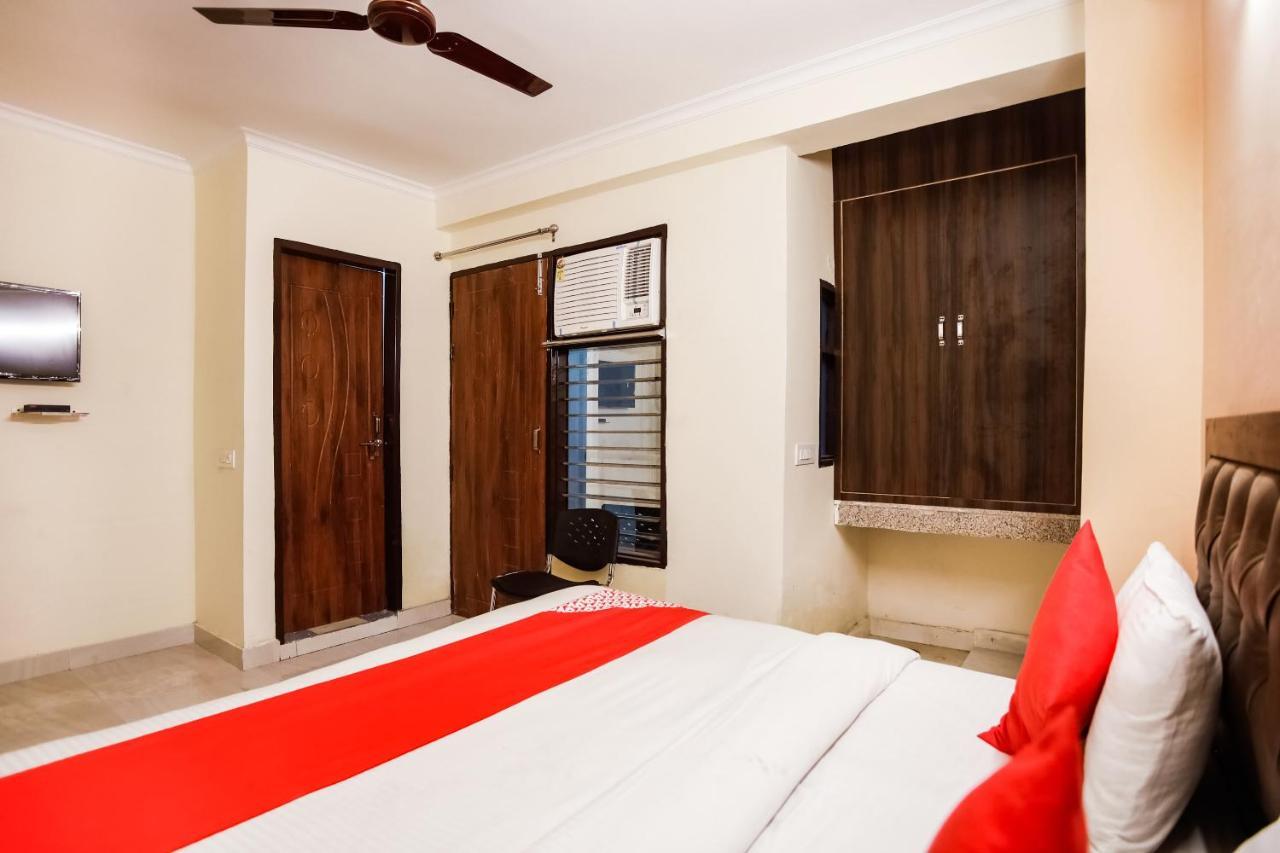 Oyo Kartik House Near Delhi Airport