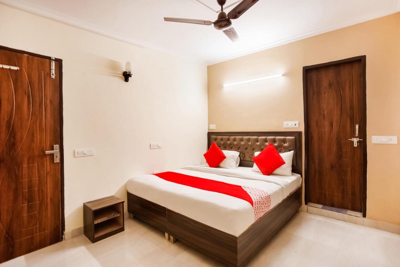 Hotel Oyo Kartik House Near Delhi Airport New Delhi