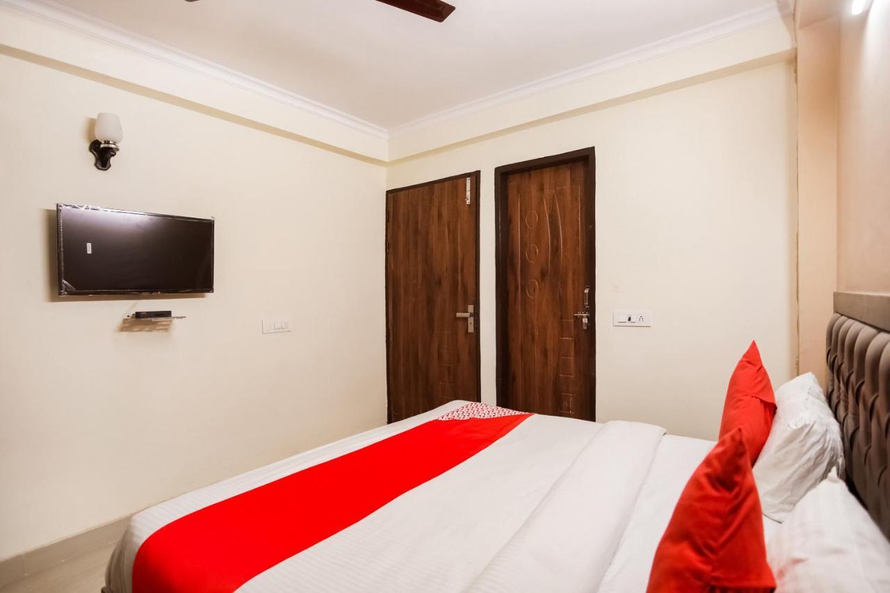 Oyo Kartik House Near Delhi Airport Hotel 3*